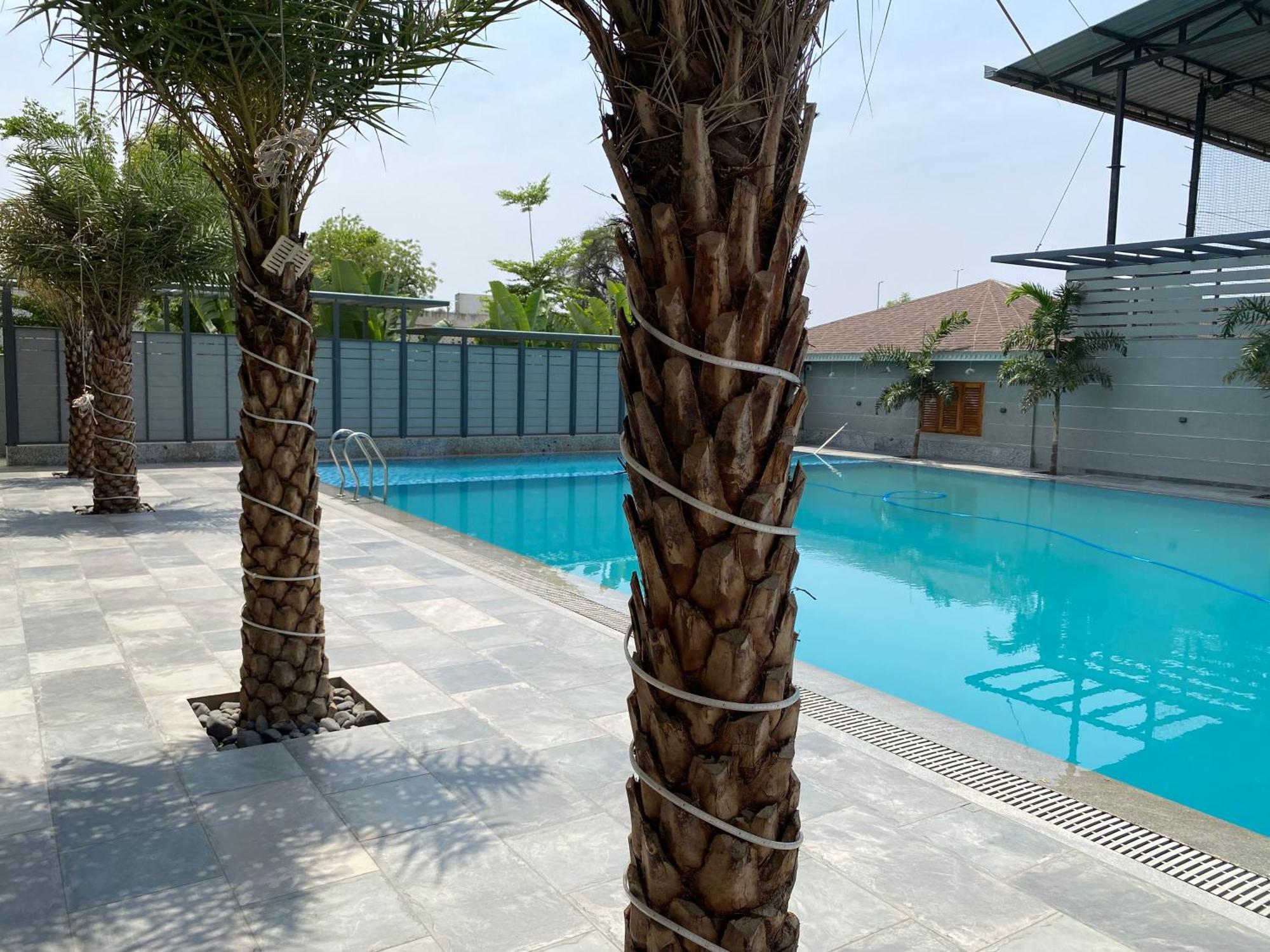 The Pavilion Park Resort Μαλεγκάον Εξωτερικό φωτογραφία