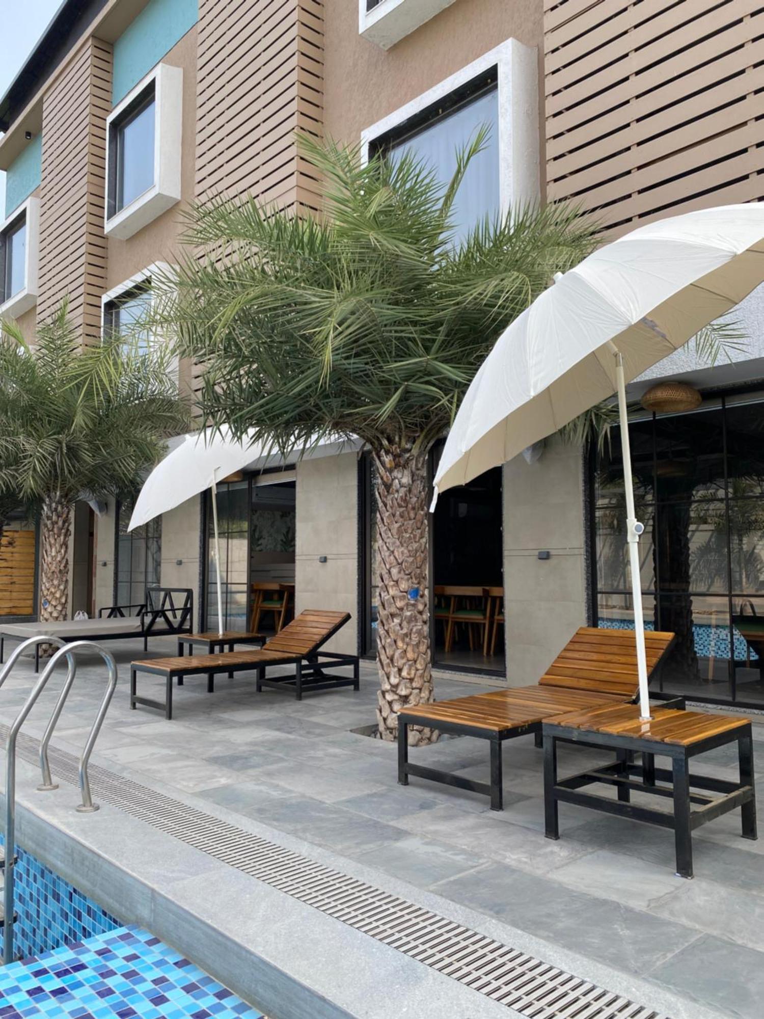 The Pavilion Park Resort Μαλεγκάον Εξωτερικό φωτογραφία